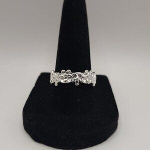 Simple Silver Flower‎ Ring Size 8 (NWOT)